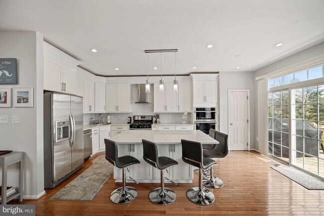 Building Photo - 7261 Castlefield Way