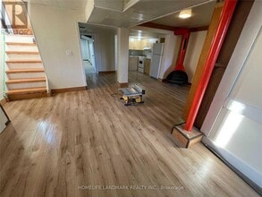 Building Photo - 102 Billington Crescent