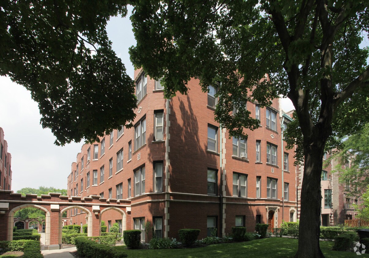 Foto principal - 5426-5432 S Ridgewood Ct