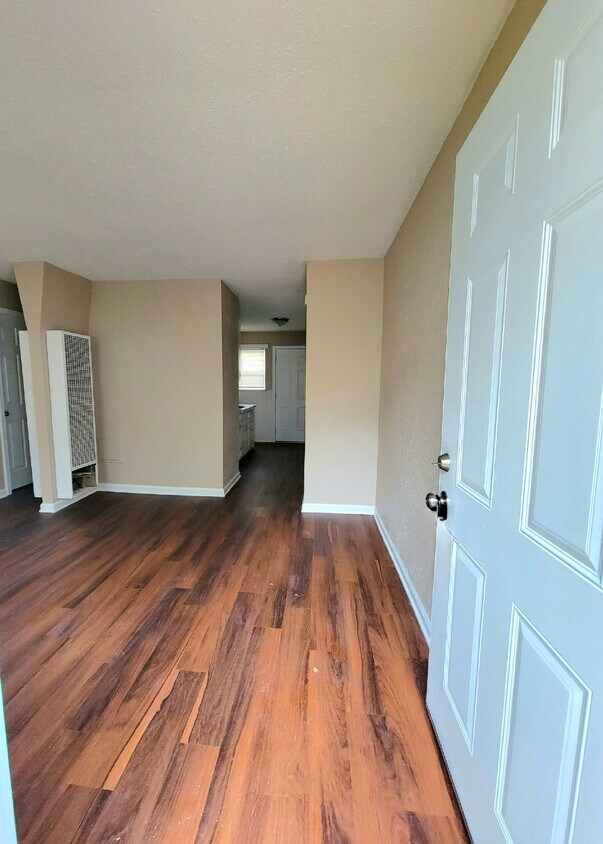Primary Photo - Section 8 Approved! 1 bedroom 1 bathroom w...