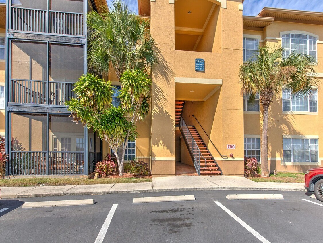 Primary Photo - spacious 2 bedroom in Beachwalk at Town an...
