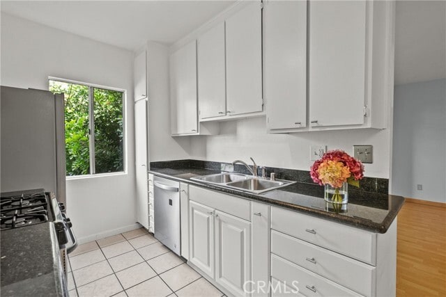 Building Photo - 5055 Coldwater Canyon Ave