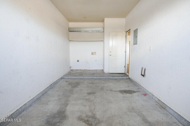Building Photo - 5904 Cielo Del Rey Pl