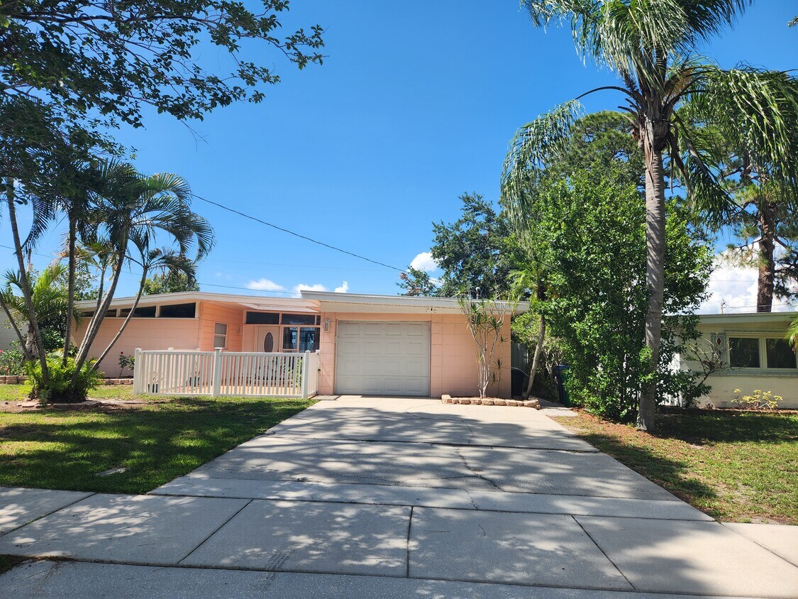 10302 66th Ave, Seminole, FL 33772 House Rental in Seminole, FL