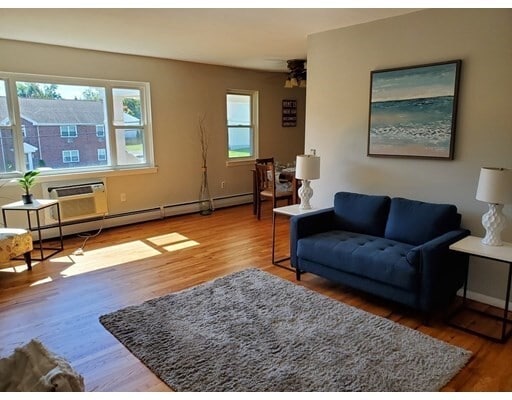 Building Photo - 24 Regency Park Dr