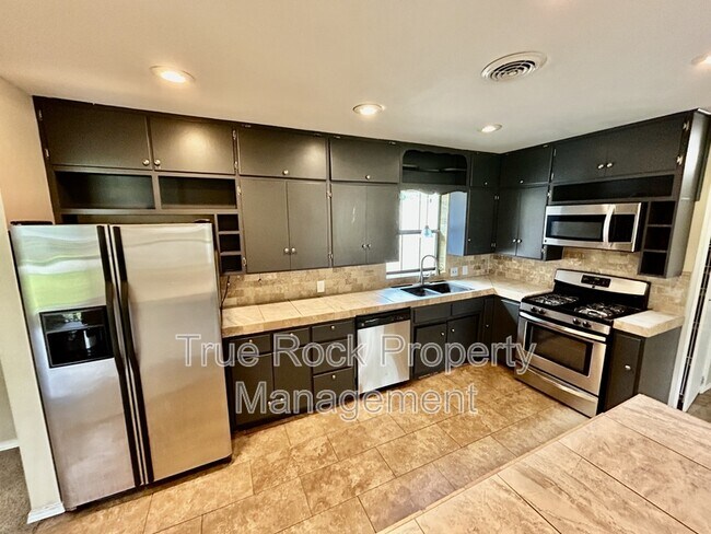 Building Photo - 1827 S Broadway Blvd