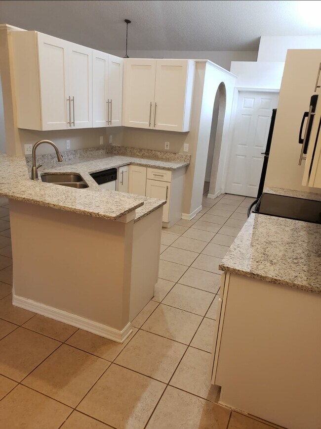 Building Photo - 2406 River Ridge Dr