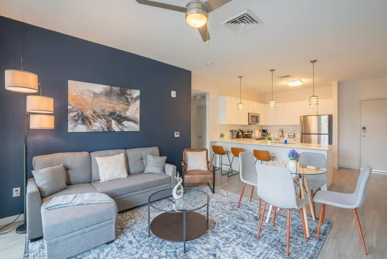 Foto principal - 295 E Roosevelt St