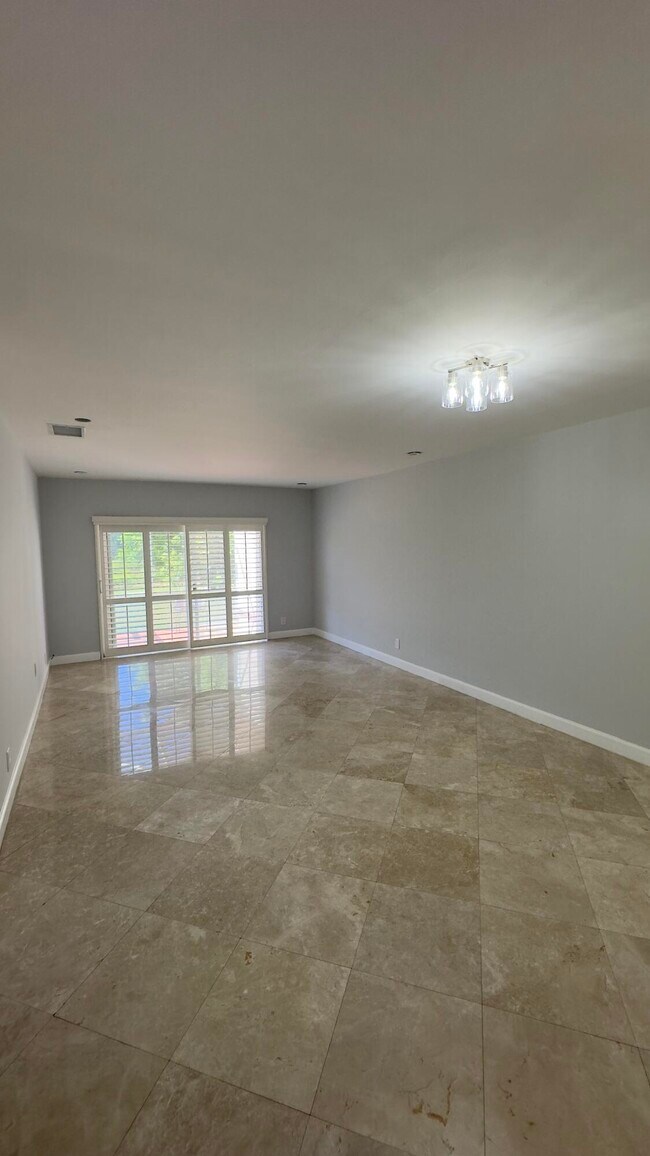 Foto del edificio - 21032 Covington Dr
