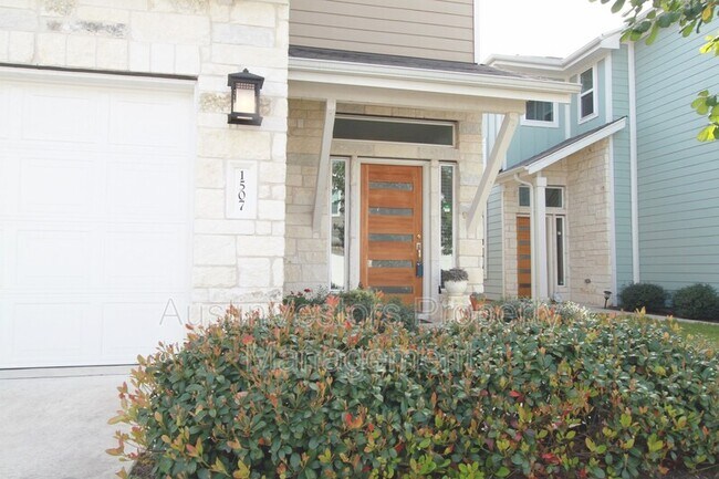 Building Photo - 1507 Homespun Rd