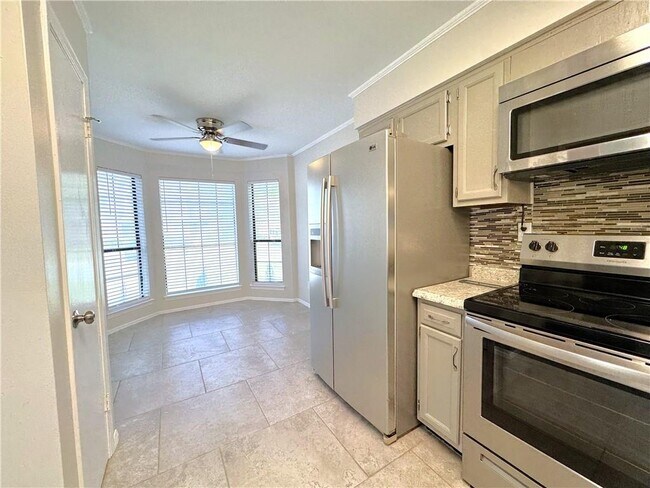 Foto del edificio - 5900 Grelot Rd