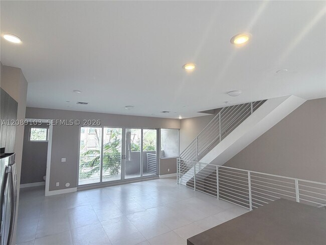 Foto del edificio - 612 NE 12th St
