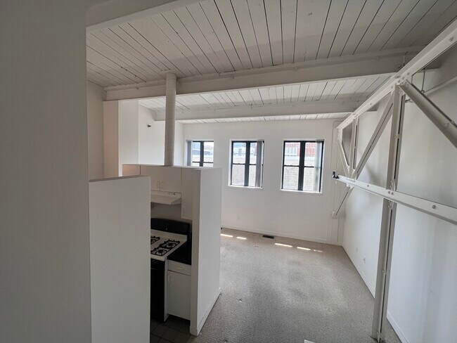 Building Photo - 71 Fulkerson St