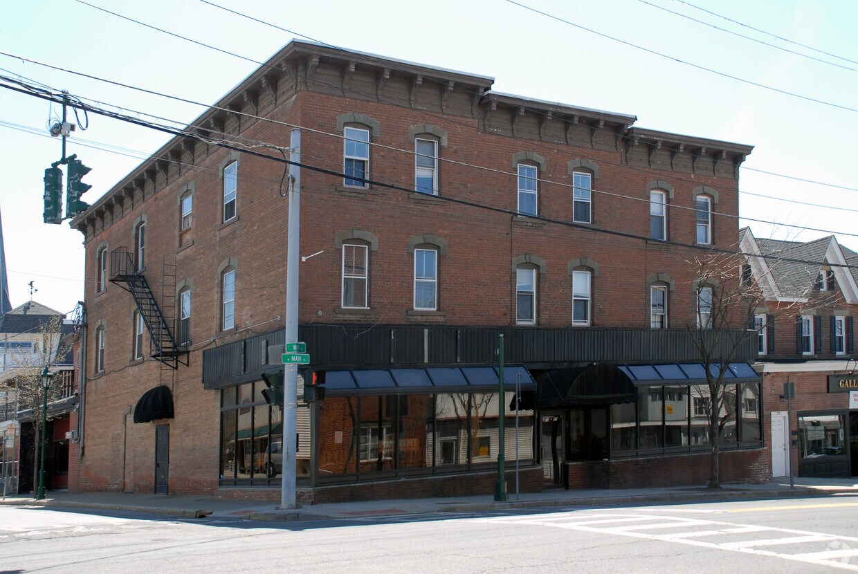Primary Photo - 73-77 W Main St