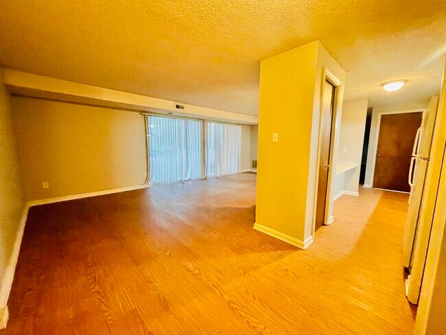Foto del edificio - 9511 Shannon Green Dr