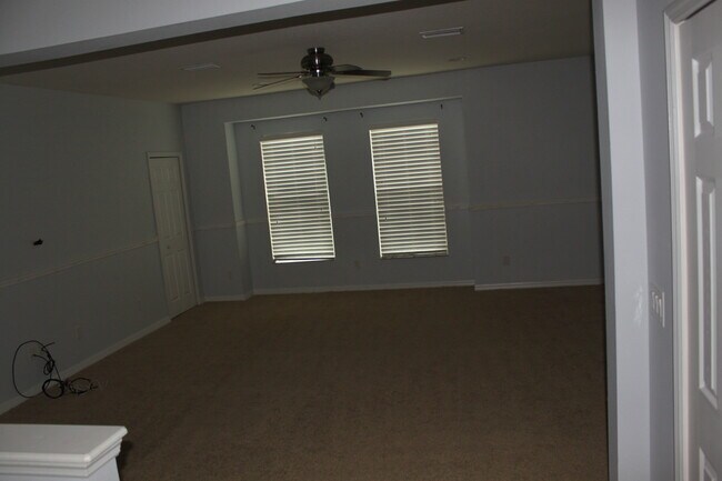 Building Photo - 15715 Oakleaf Run Dr