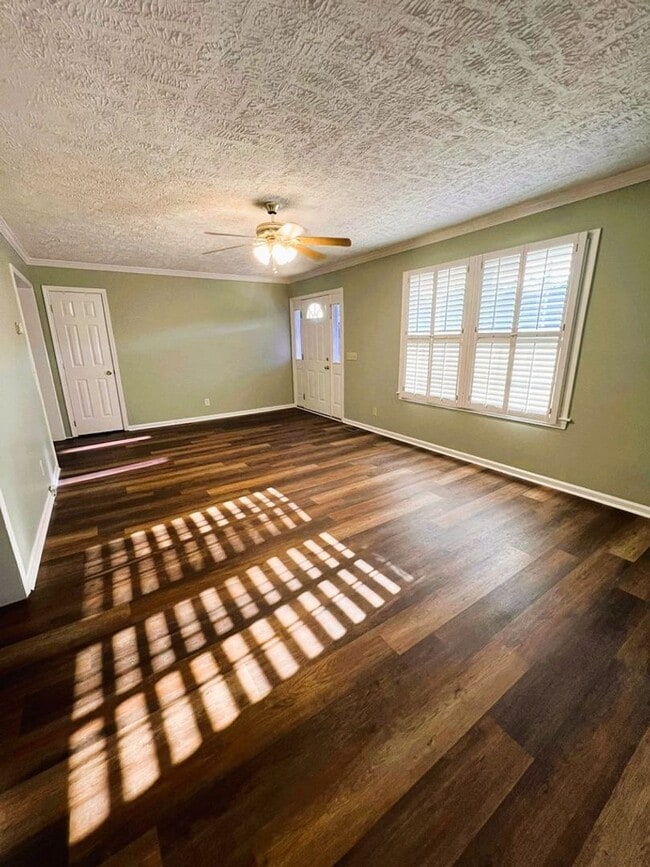 Building Photo - 108 Glenn Forest Dr