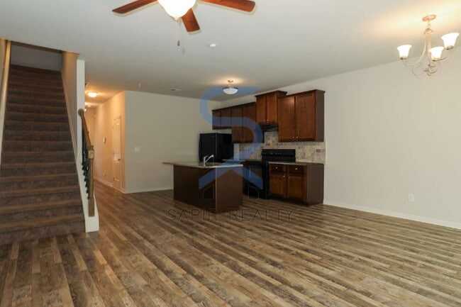 Building Photo - Modern Townhome Living – 3BR/3BA in The Gardens at Lovejoy