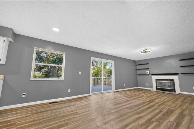 Foto del edificio - 8472 Kingsley Dr