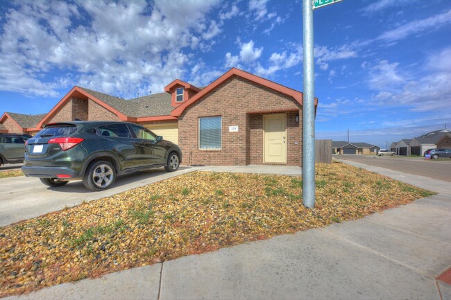 1211 N Essex Ave, Lubbock, Tx 79416 - Townhome Rentals In Lubbock Tx 