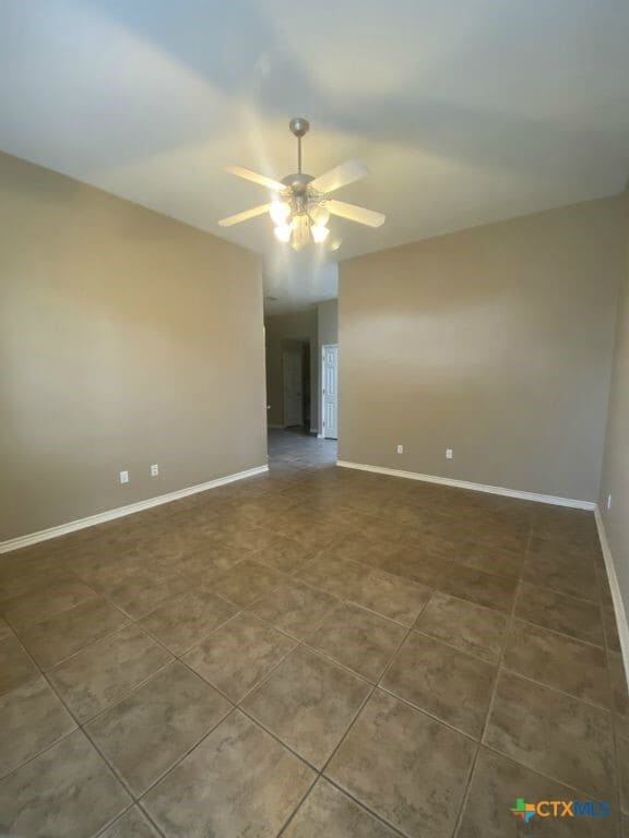 Foto del edificio - 816 Twin Oaks Dr