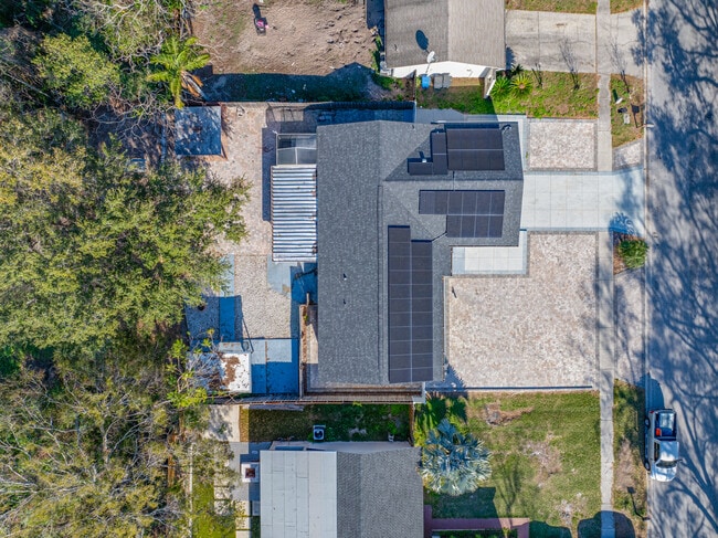 Building Photo - 16324 Bonneville Dr
