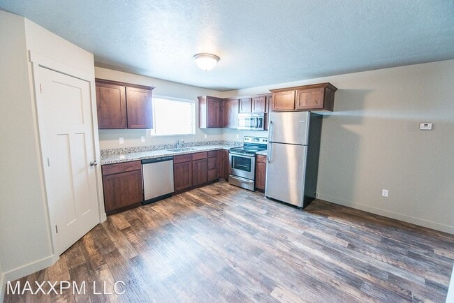 Building Photo - 3 br, 2.5 bath House - 14409 S Ashburn Way