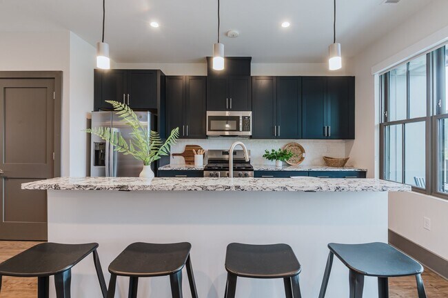 Foto del edificio - Be the first to Live in the Washington Square Apartments!