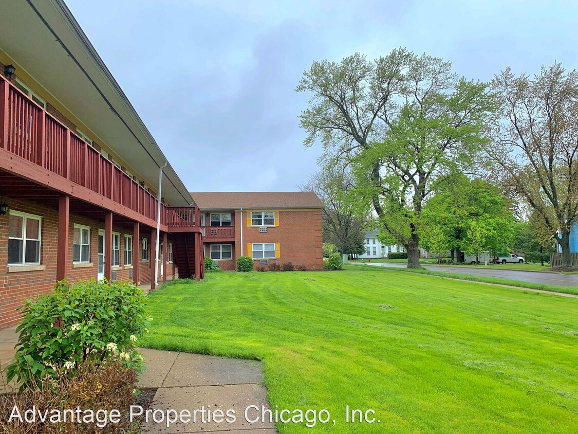 Foto principal - 410-440 W Palatine Rd