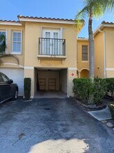 Building Photo - 1130 Lake Shore Dr