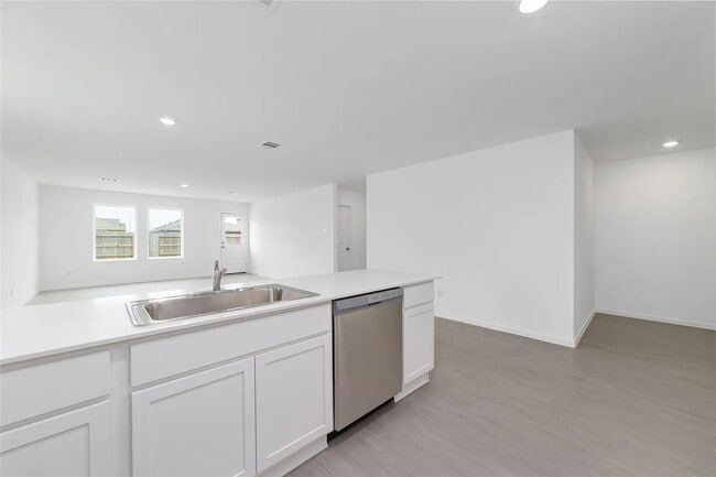 Building Photo - 3064 Huntersville Dr