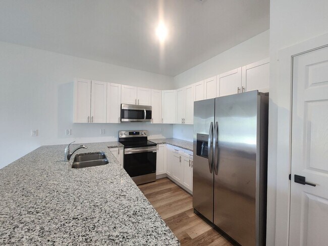 Foto del edificio - 737-739 Meadow Rd