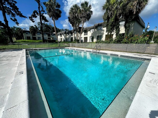 Photo - 2325 W Pensacola St Townhome