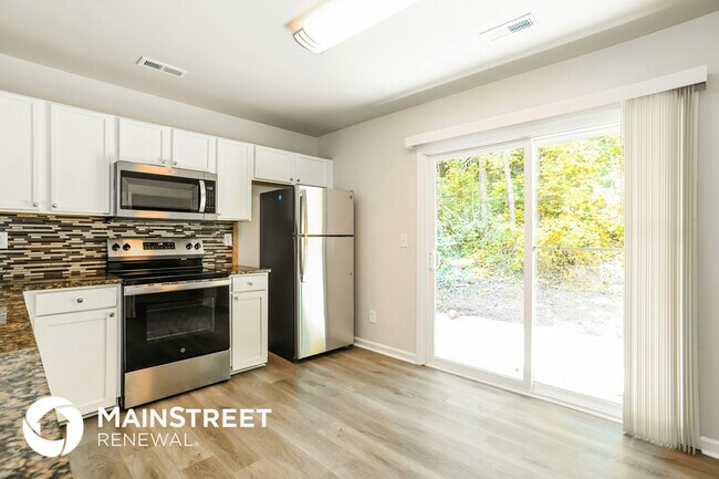Foto del edificio - 5945 Hamilton Oaks Dr