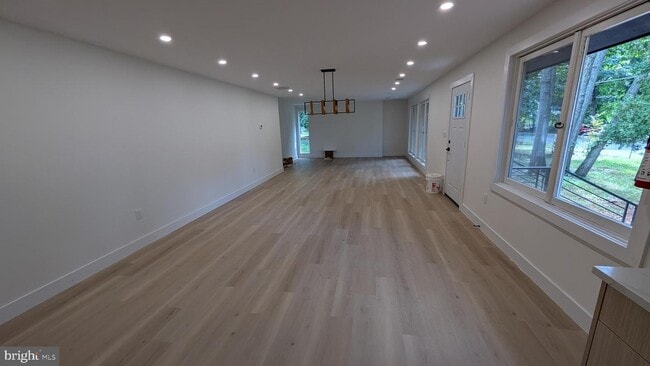 Building Photo - 555 Bilper Ave