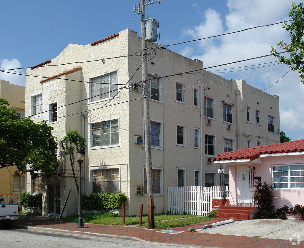 Foto del edificio - 620 SW 16th Ave