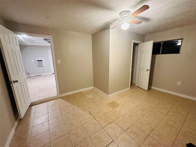 Foto del edificio - 4410 Galesburg St