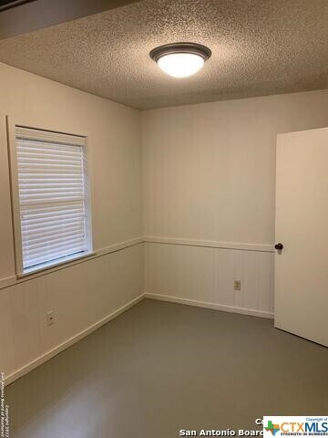 Foto del edificio - 833 Timber Dr