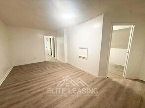 Building Photo - 1438 SW Van Buren St