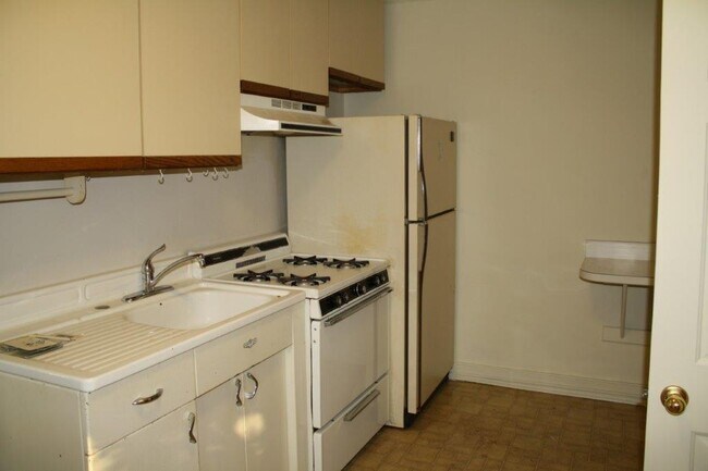 Foto del edificio - 716 W Main St