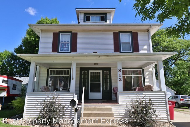 Building Photo - 812 W 23rd St