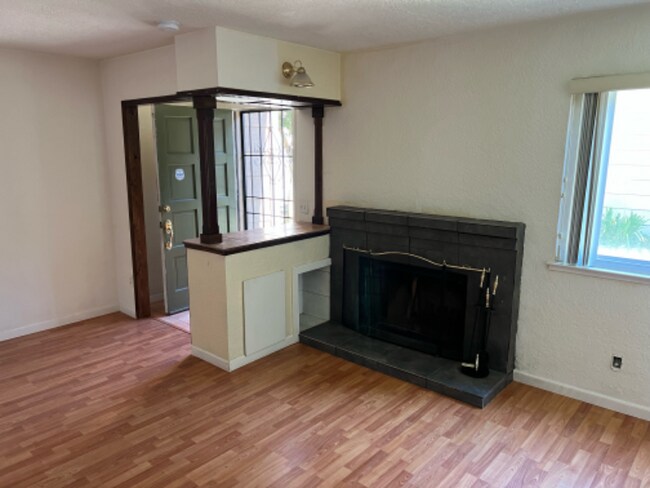 Foto del edificio - 8236 Center Pkwy