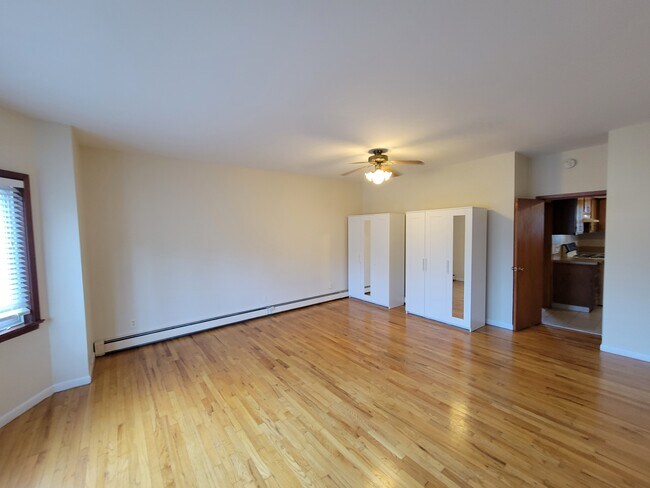 Building Photo - 212 Riverview Pl