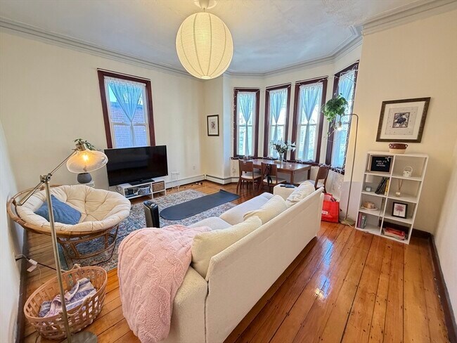 Foto del edificio - 1584 Tremont St