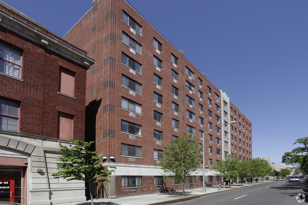 Primary Photo - Yorkside Towers II