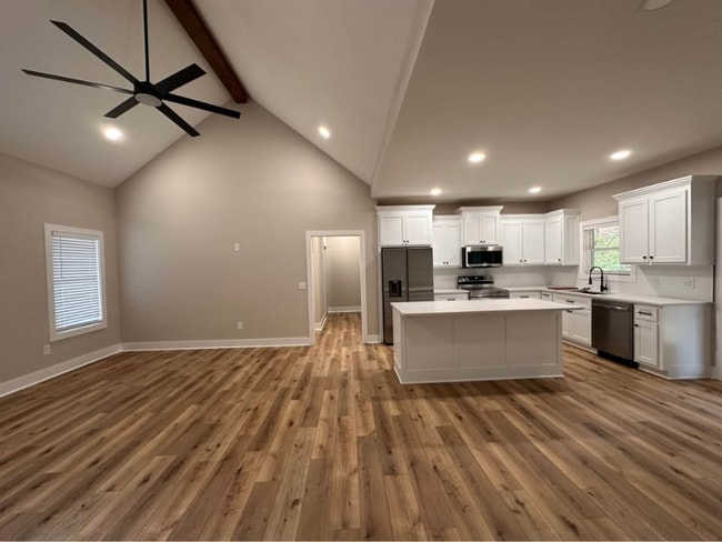 Building Photo - 7280 Franklin Way