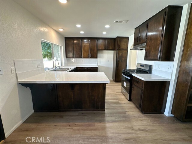 Foto del edificio - 26972 Ironwood Ave