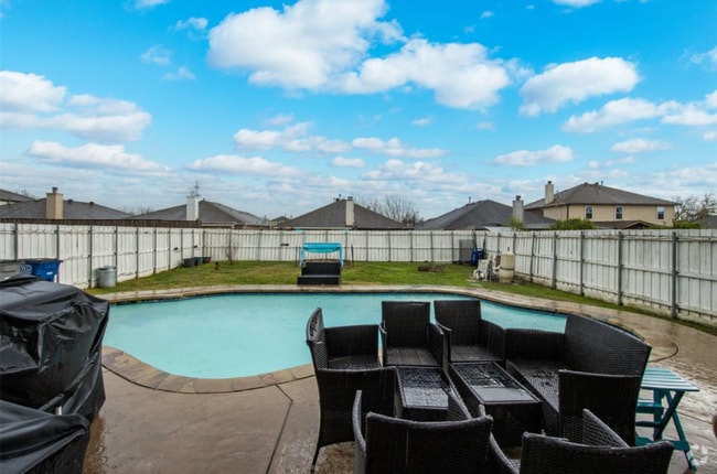 Building Photo - 202 Waterwood Dr