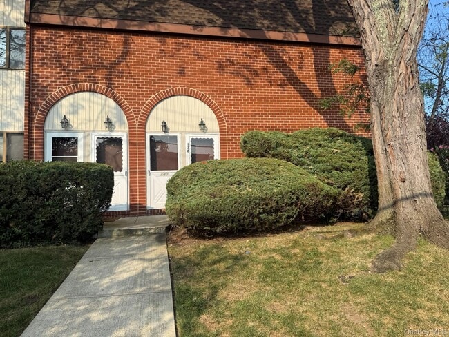 Building Photo - 140 McGlynn Pl
