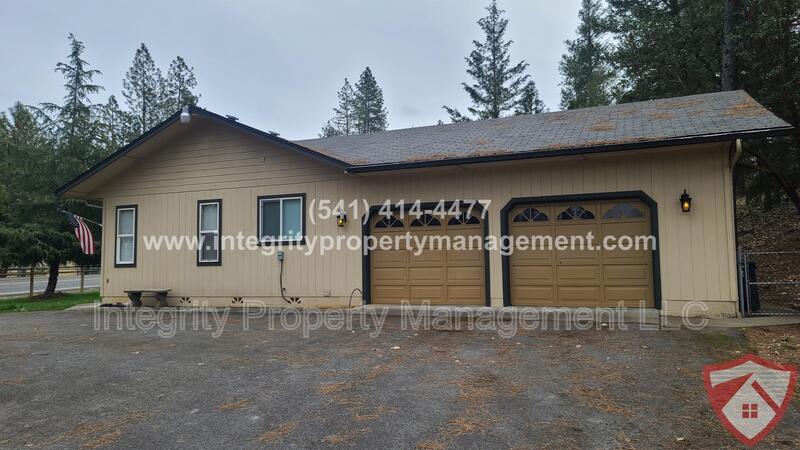 Primary Photo - 270 Stonebrook Way